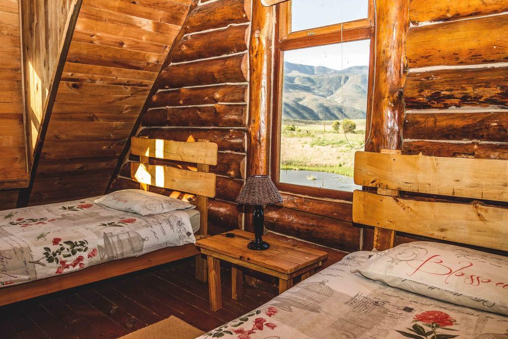 A Log Home At Buffalo Creek Buffeljagsrivier Exteriör bild