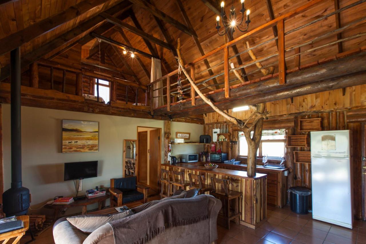 A Log Home At Buffalo Creek Buffeljagsrivier Exteriör bild