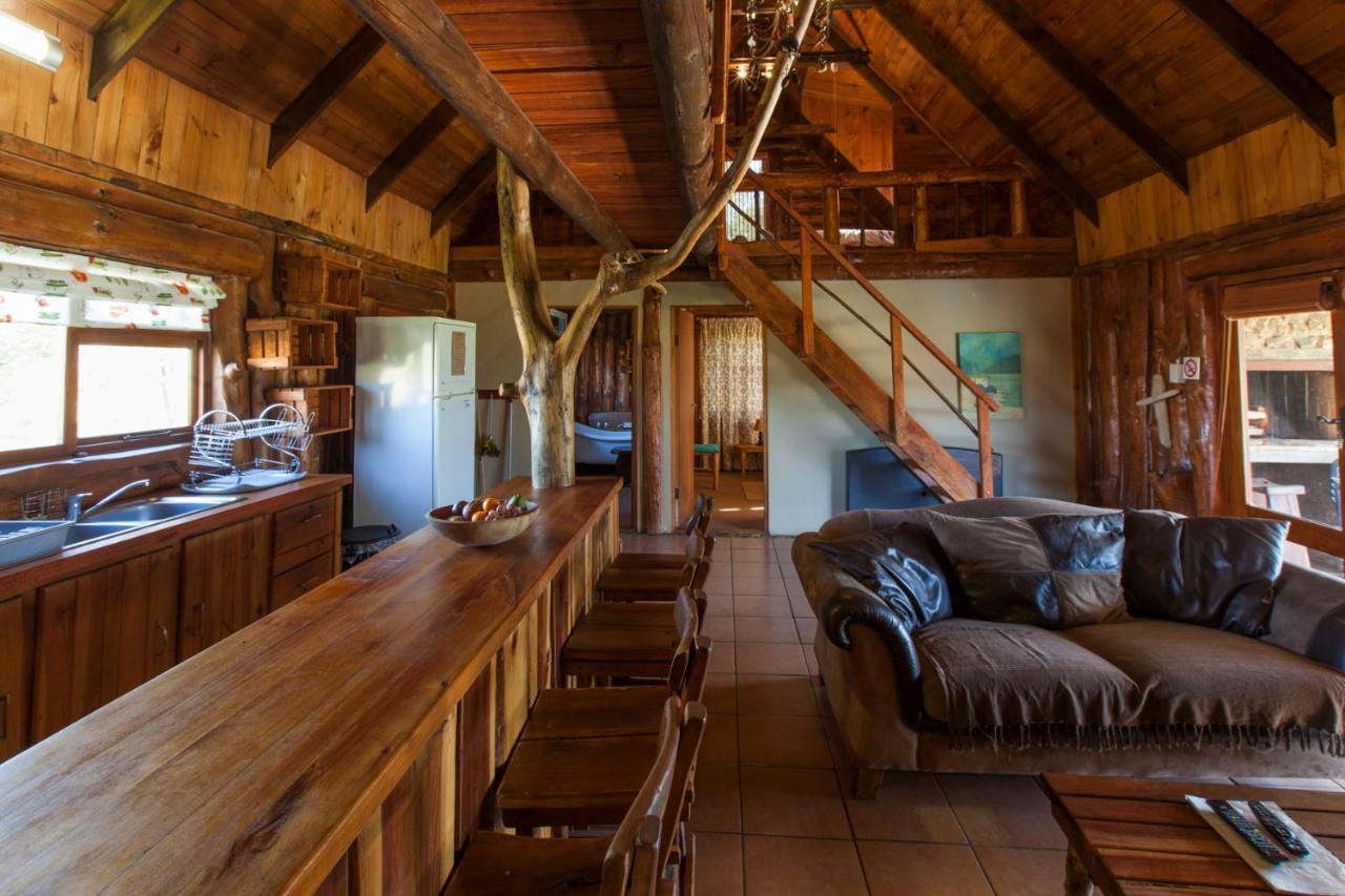 A Log Home At Buffalo Creek Buffeljagsrivier Exteriör bild