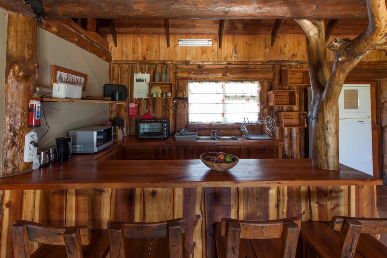 A Log Home At Buffalo Creek Buffeljagsrivier Exteriör bild